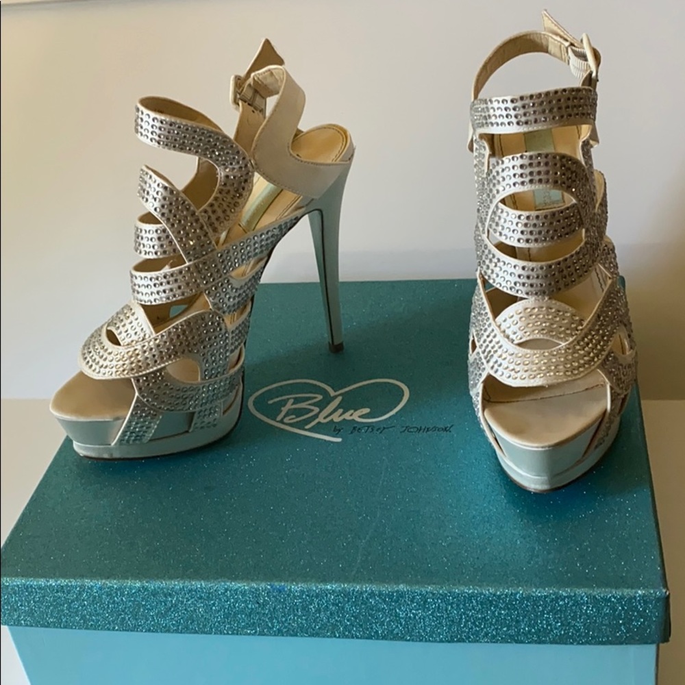 Blue by Betsy Johnson Women’s pumps